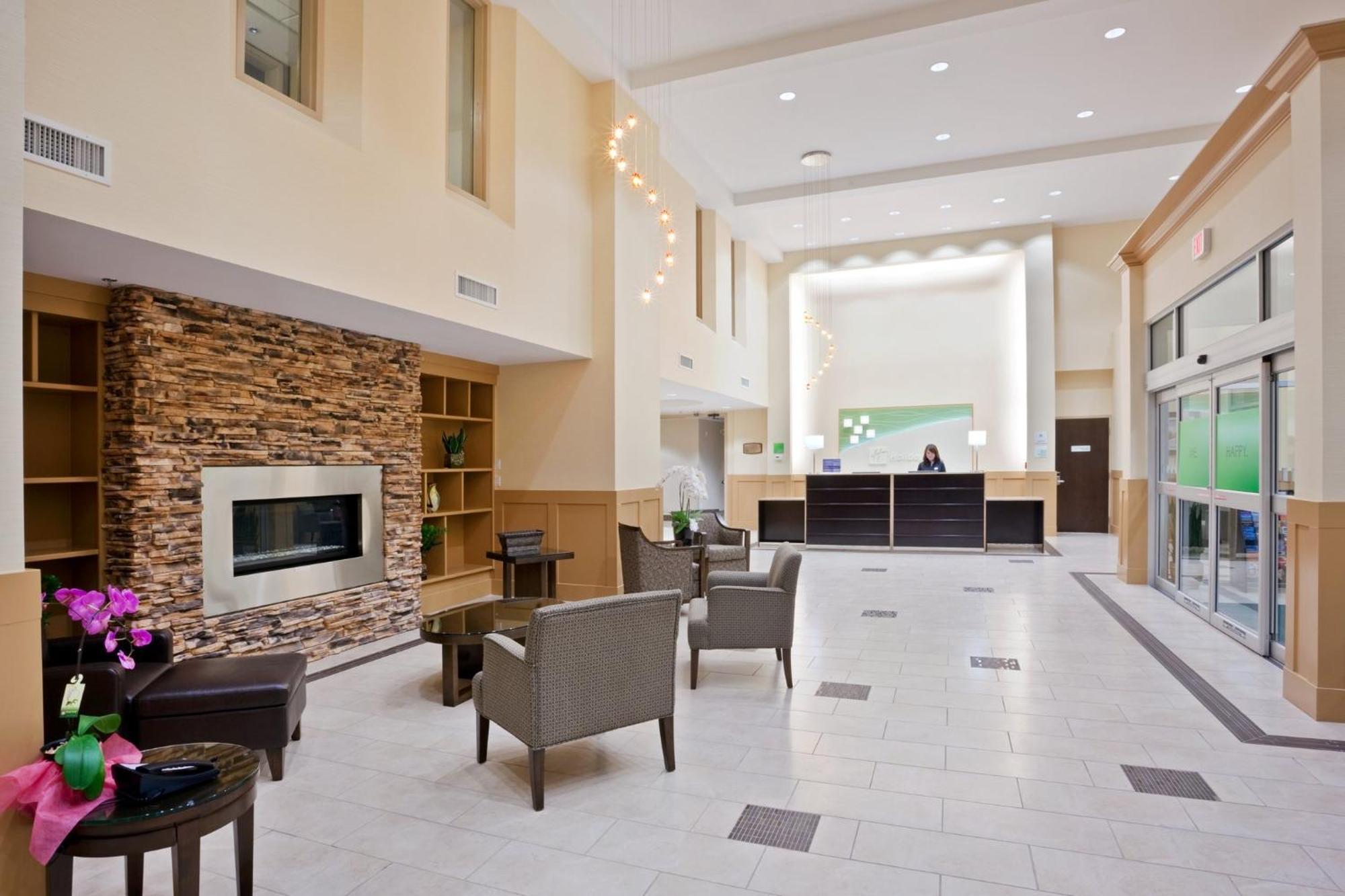 Holiday Inn Hotel & Suites Surrey East - Cloverdale By Ihg Exteriér fotografie