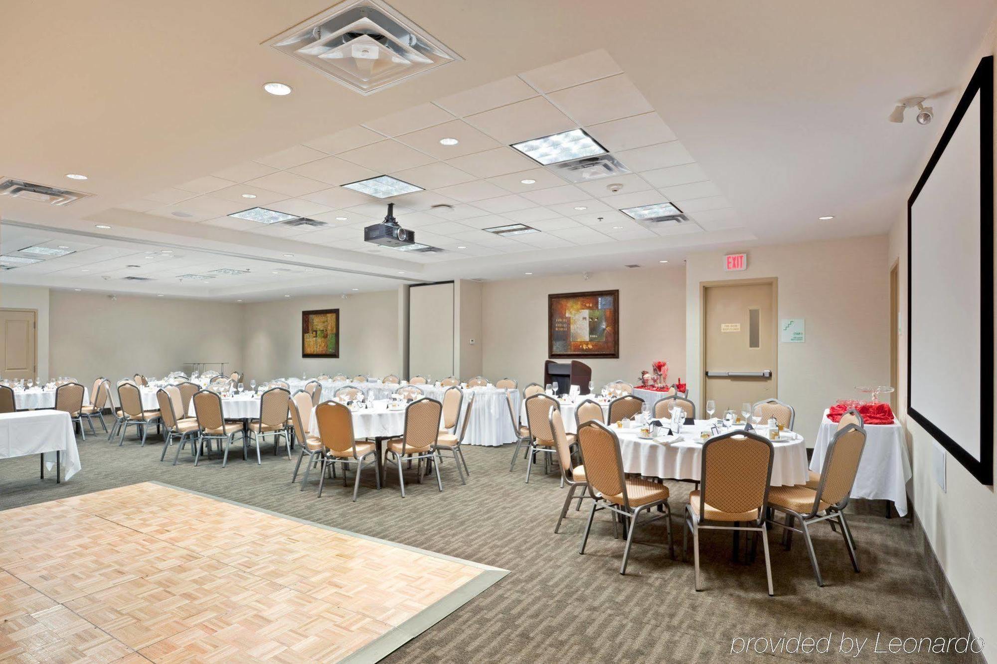 Holiday Inn Hotel & Suites Surrey East - Cloverdale By Ihg Exteriér fotografie